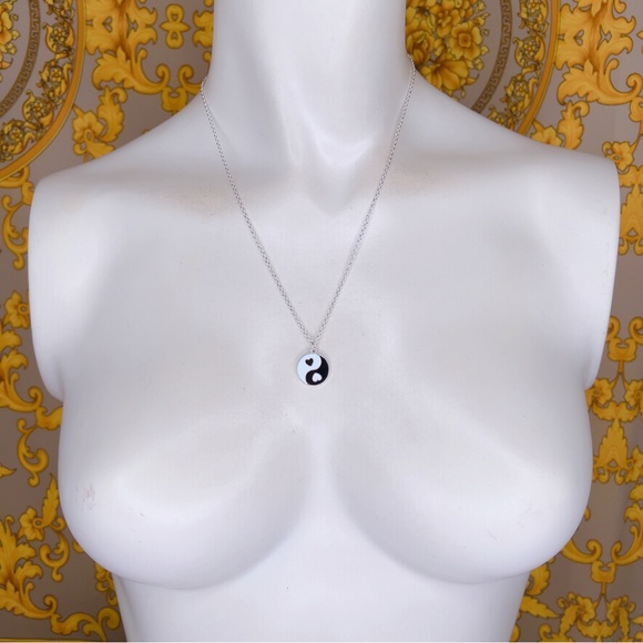 Ying Yang black white silver necklace - Picture 3 of 3